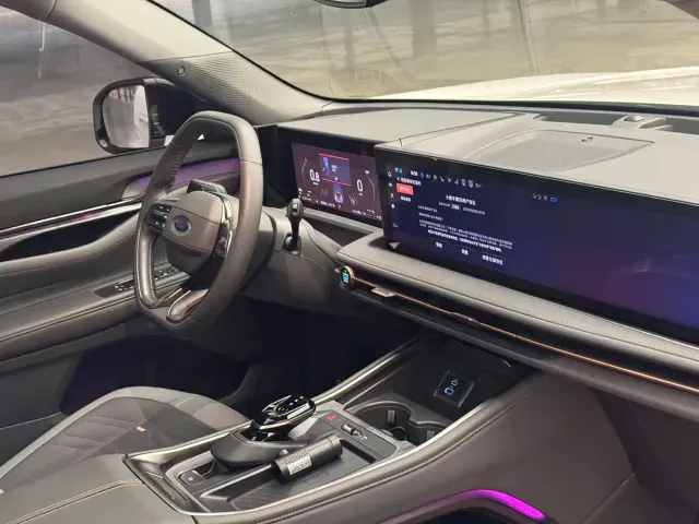 Ford Edge — Фото автомобиля 9
