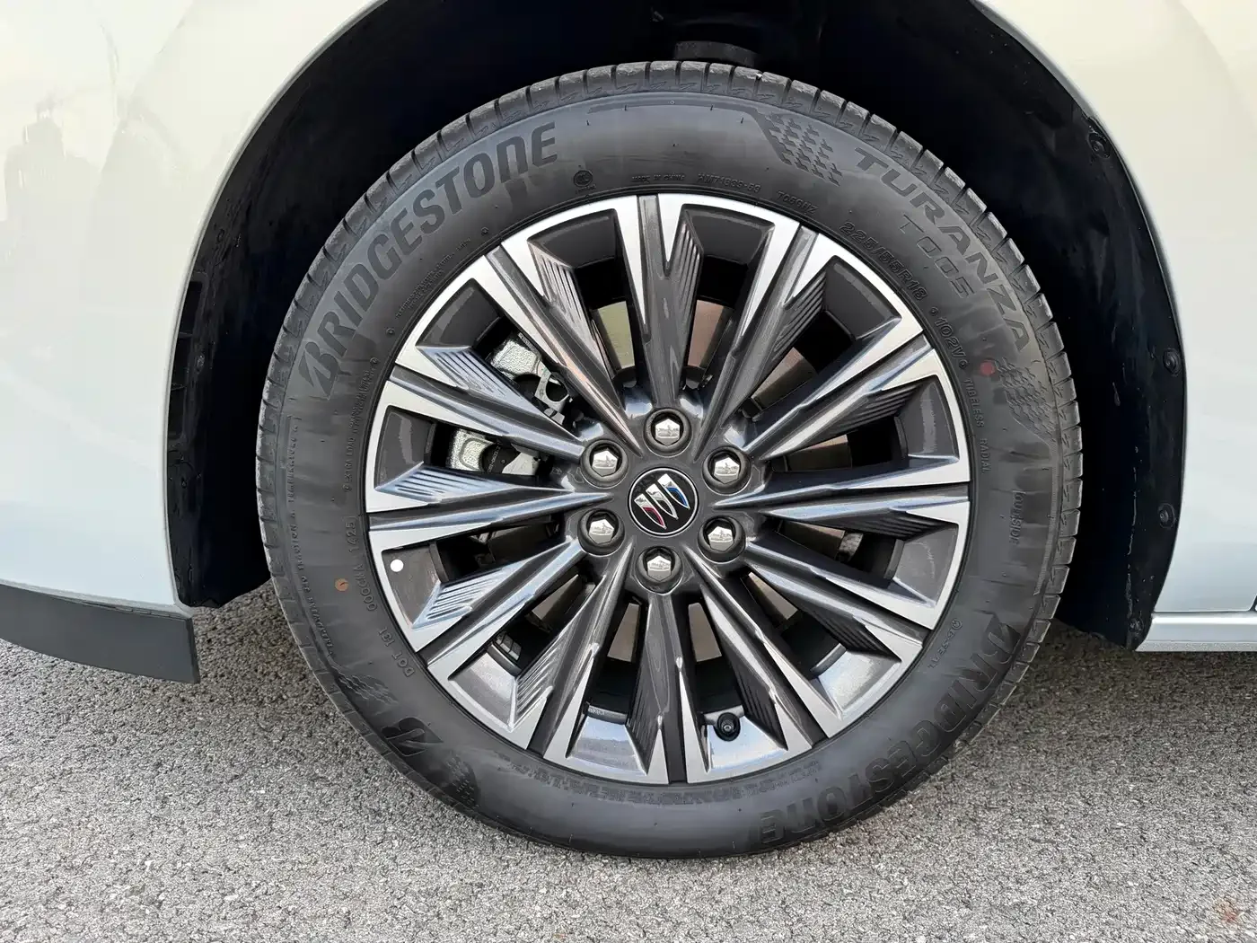 Buick Buick GL8 2025 Land Honor Premium Edition — Фото автомобиля 26