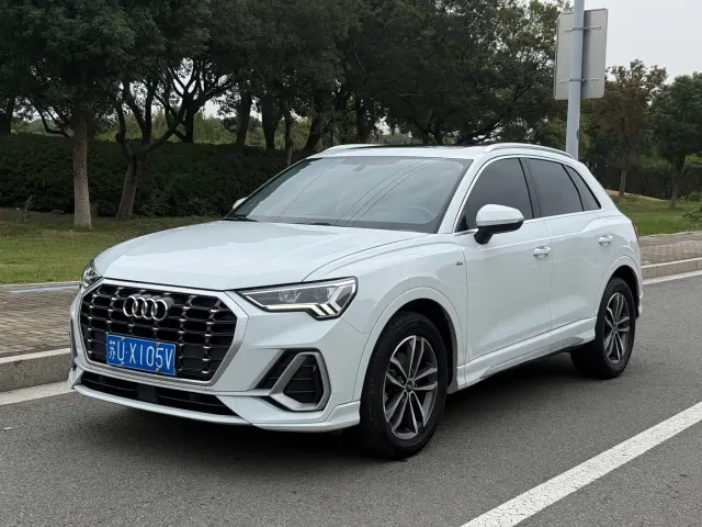 Фотография автомобиля — Audi Q3