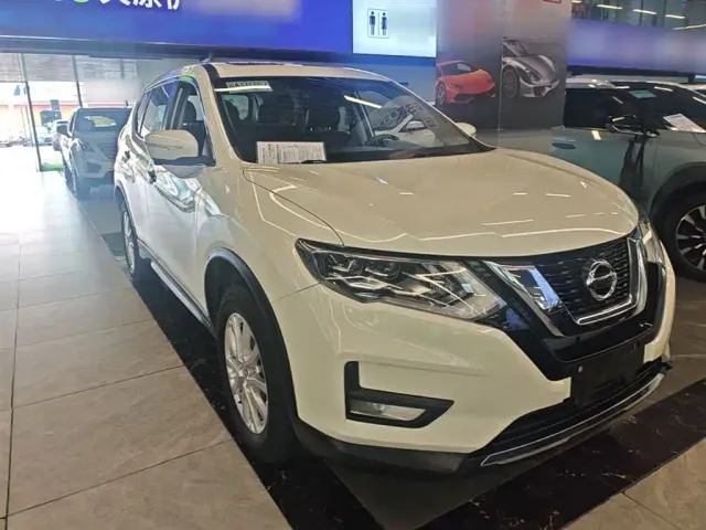 Nissan X-Trail — Фото автомобиля 3