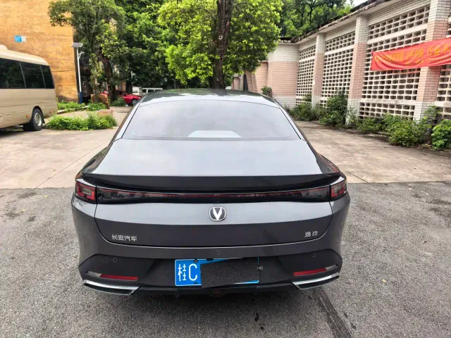 Changan Eado — Фото автомобиля 5