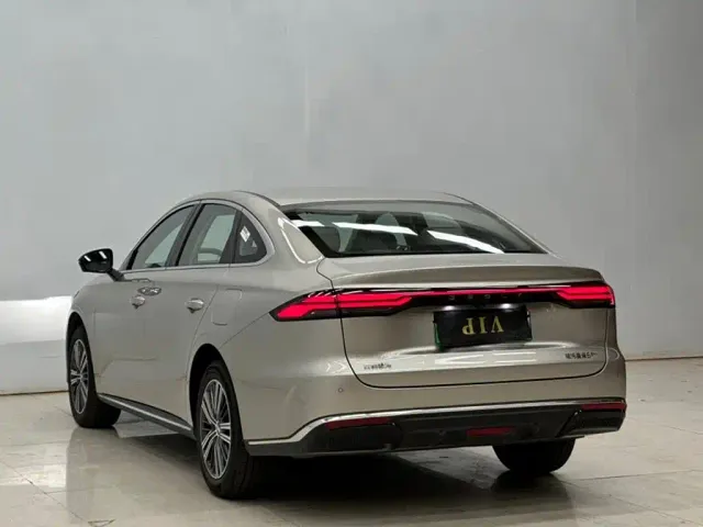 Geely Galaxy Galaxy Stellar 6 2025 125km Long Voyage Edition — Фото автомобиля 7