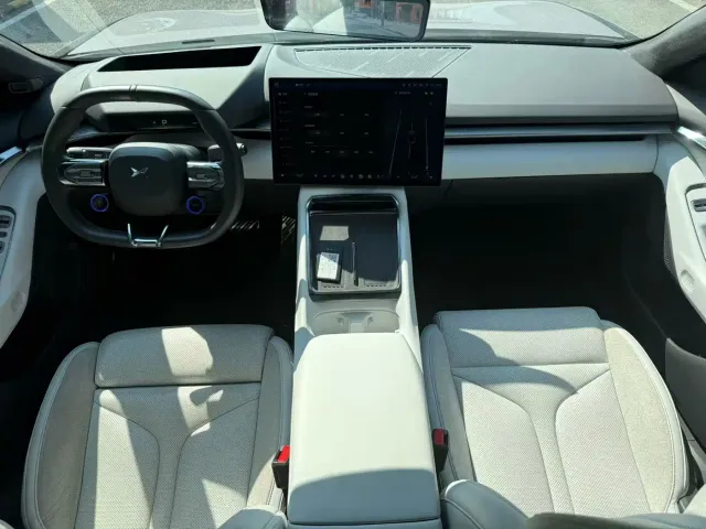 Xpeng P7 — Фото автомобиля 6