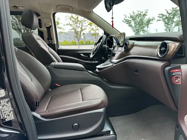Mercedes-Benz V-Class — Фото автомобиля 10