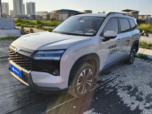Фотография автомобиля — Wuling Starlight 560