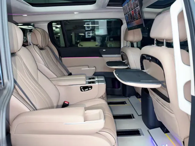 Xpeng X9 — Фото автомобиля 16
