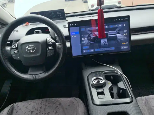 Toyota bZ5 — Фото автомобиля 12