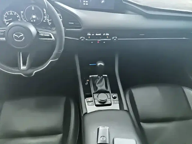 Mazda Axela — Фото автомобиля 13