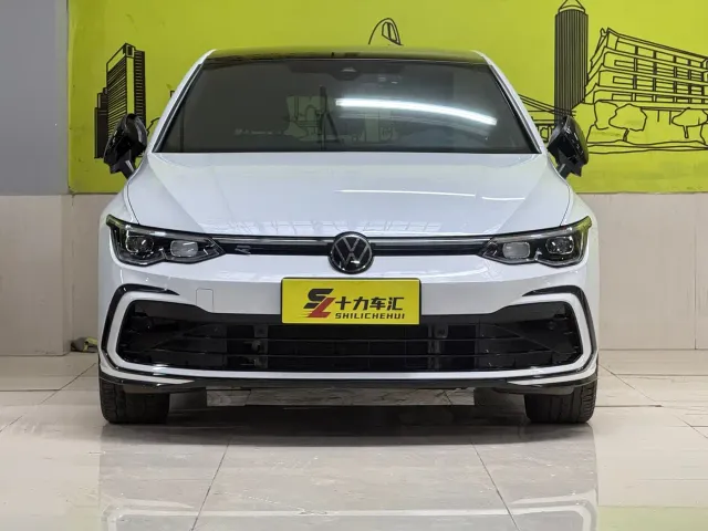 Volkswagen Golf — Фото автомобиля 2