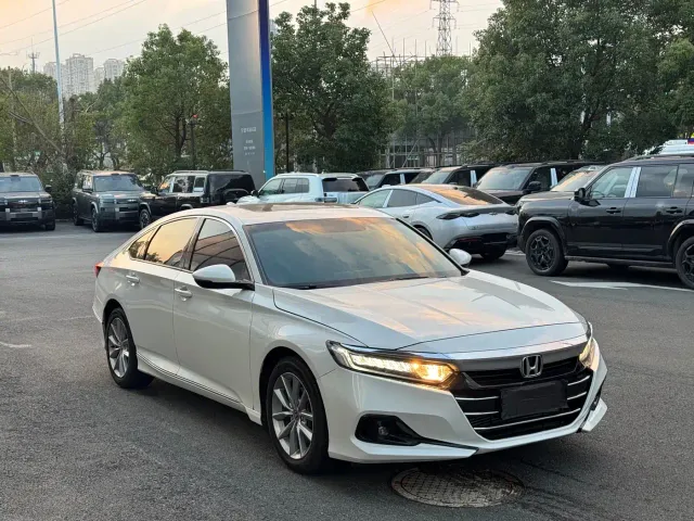Honda Accord — Фото автомобиля 3