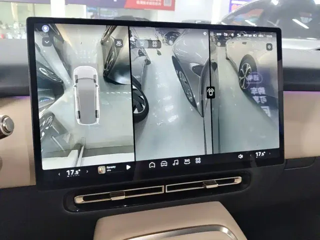Xpeng P7+ — Фото автомобиля 12