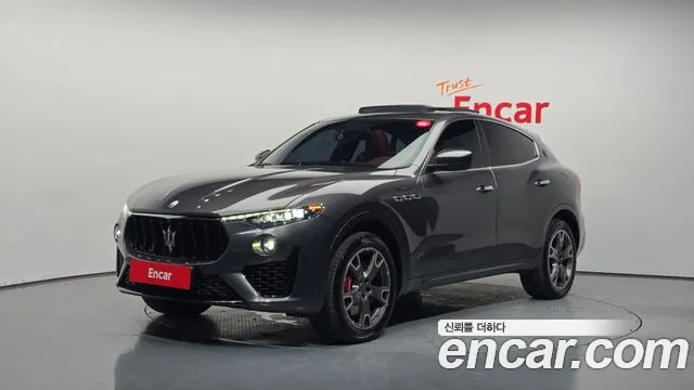 Фотография автомобиля — Maserati Levante