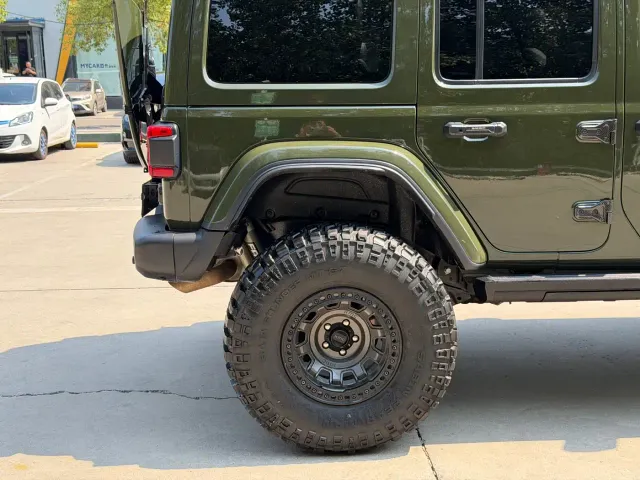 Jeep Wrangler — Фото автомобиля 9