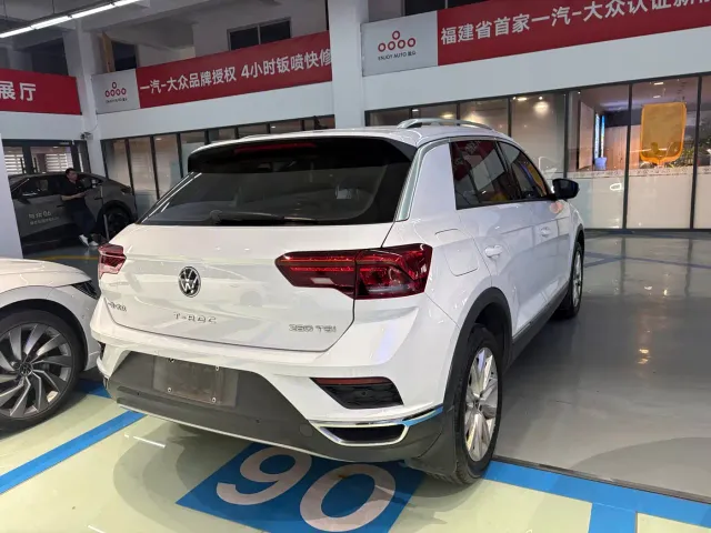 Volkswagen T-Roc — Фото автомобиля 5