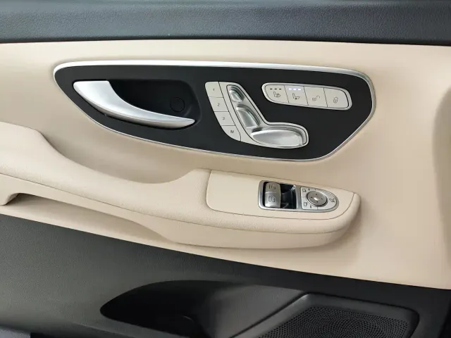 Mercedes-Benz V-Class — Фото автомобиля 16
