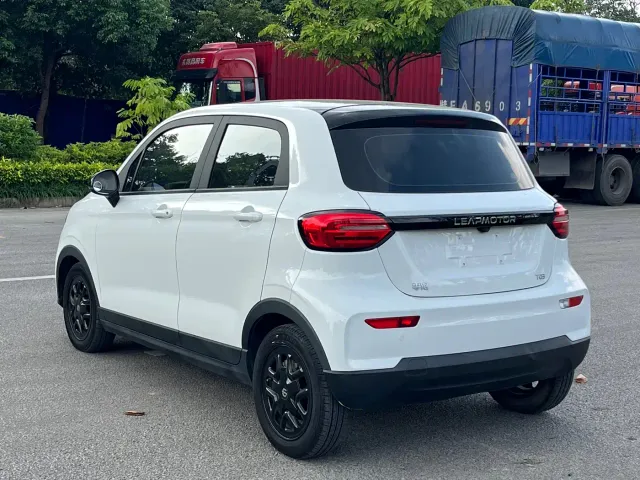 Leapmotor T03 — Фото автомобиля 6