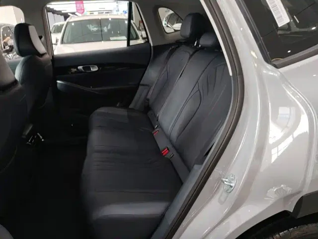 Geely Galaxy E5 — Фото автомобиля 12