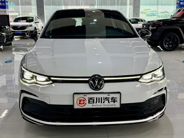 Volkswagen Golf — Фото автомобиля 2