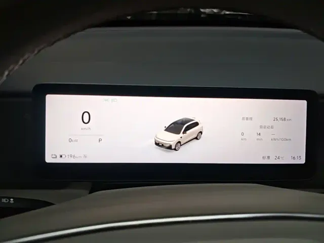 Leapmotor B10 — Фото автомобиля 11