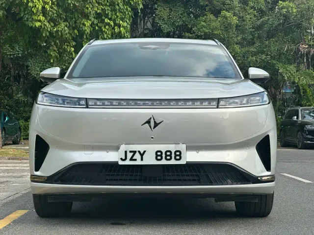 Dongfeng eπ 008 — Фото автомобиля 2