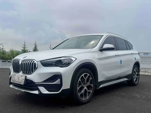 Фотография автомобиля — BMW X1