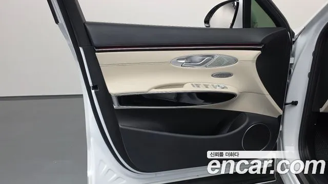 Genesis GV70 — Фото автомобиля 13