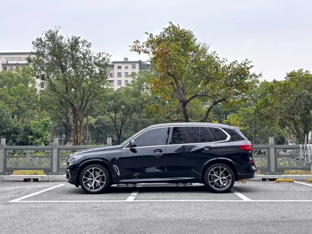 BMW X5 — Фото автомобиля 3