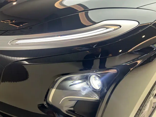Hongqi E-QM5 — Фото автомобиля 18