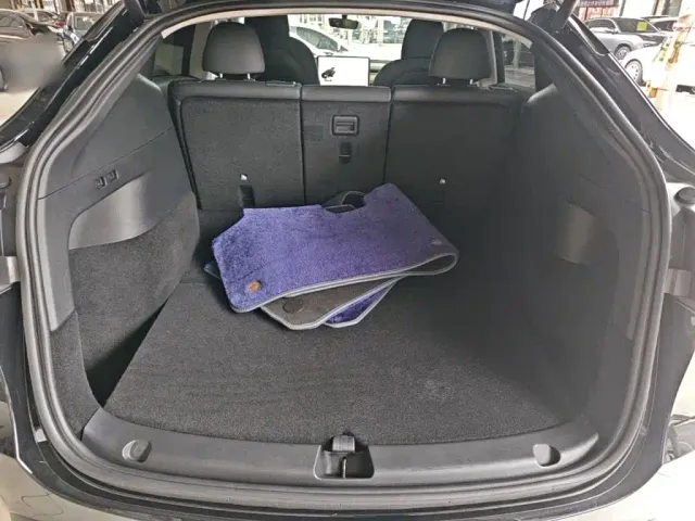 Tesla Model Y — Фото автомобиля 18