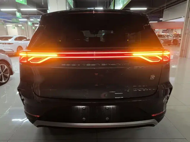 BYD Tang — Фото автомобиля 5