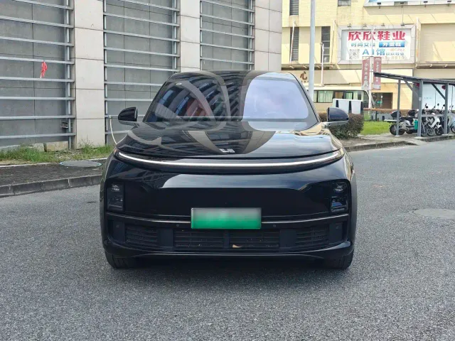 Li Auto L7 — Фото автомобиля 5