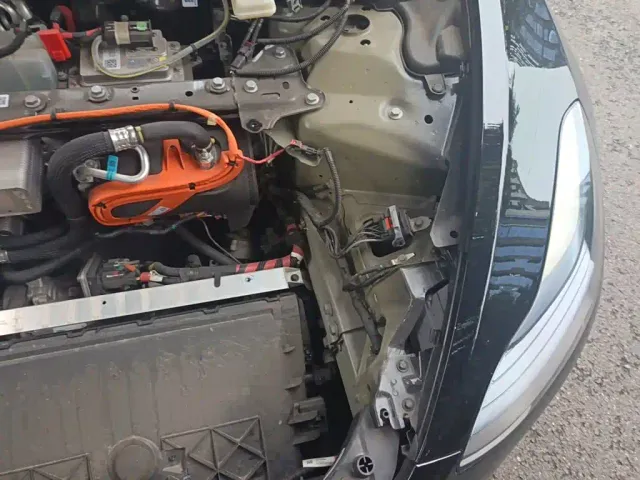 Tesla Model 3 — Фото автомобиля 22