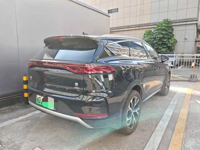 BYD Tang — Фото автомобиля 3