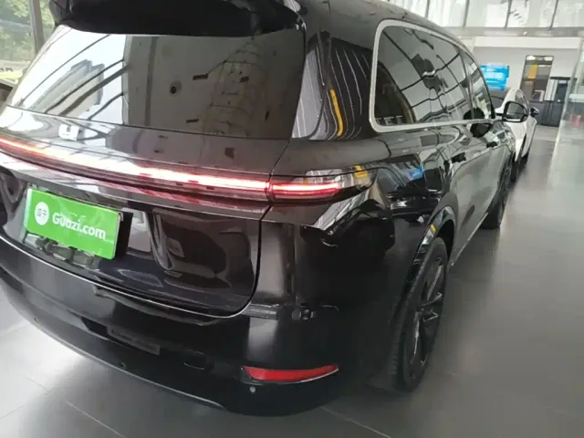 Li Auto L9 — Фото автомобиля 7