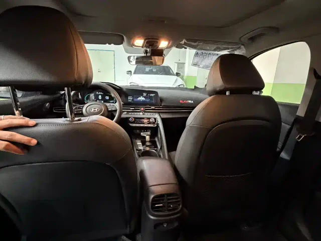 Hyundai Elantra — Фото автомобиля 8