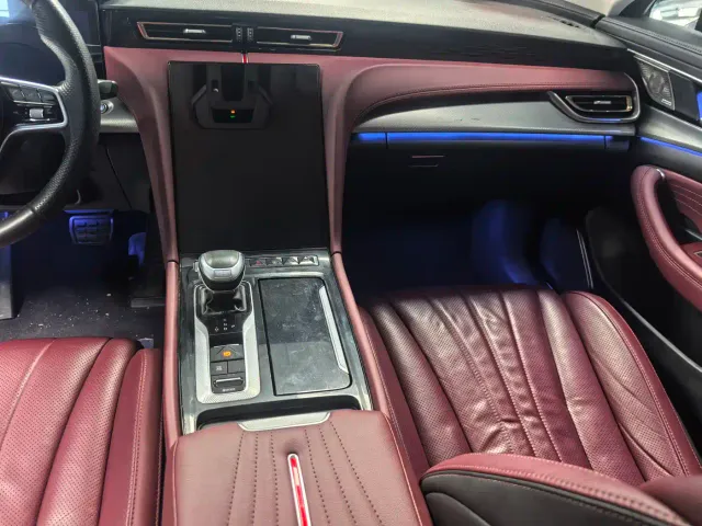 Hongqi H5 — Фото автомобиля 10