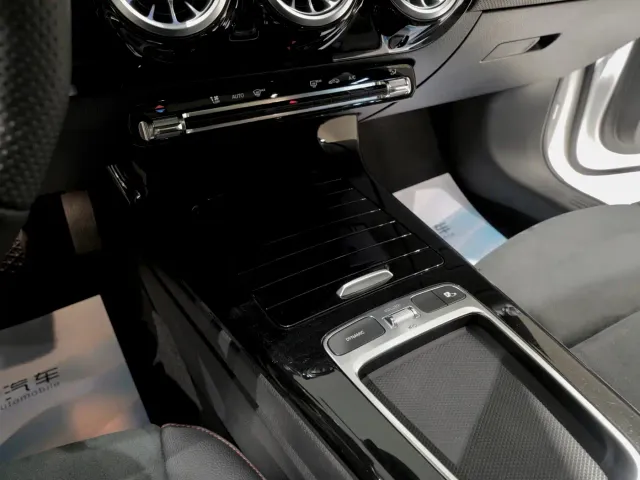 Mercedes-Benz A-Class — Фото автомобиля 10