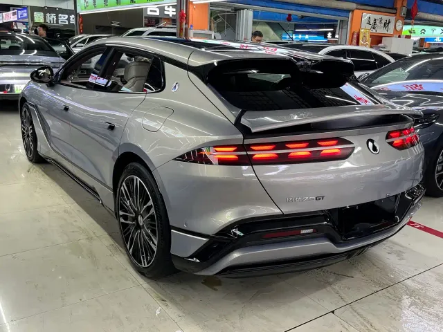 Denza Z9GT — Фото автомобиля 4
