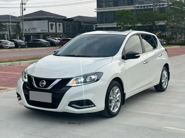 Фотография автомобиля — Nissan Tiida