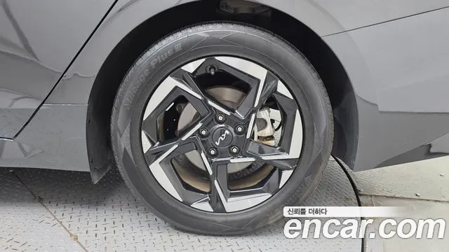 Kia K5 Новый K5 3 поколение 2.0 LPi(Для проката) — Фото автомобиля 16