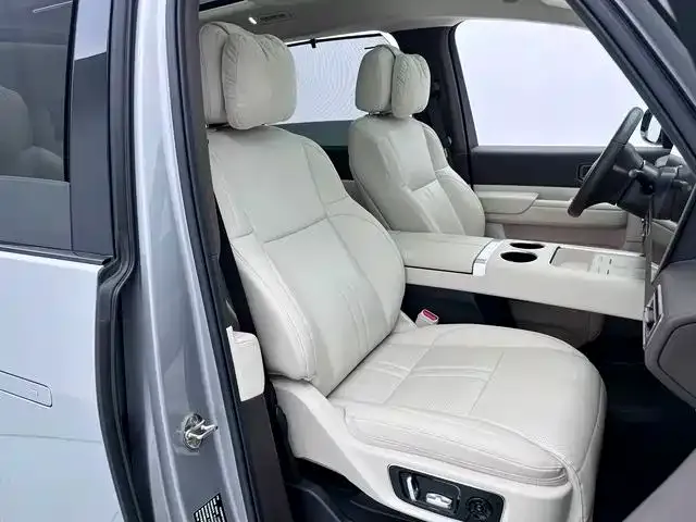 Li Auto MEGA — Фото автомобиля 6