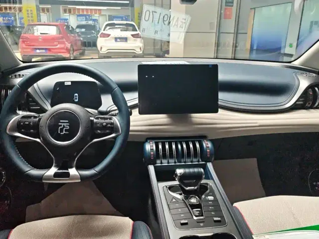 BYD Yuan PLUS — Фото автомобиля 12