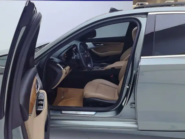 Cadillac CT5 — Фото автомобиля 9