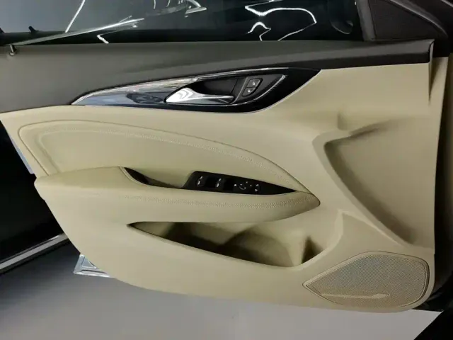 Buick Regal — Фото автомобиля 6