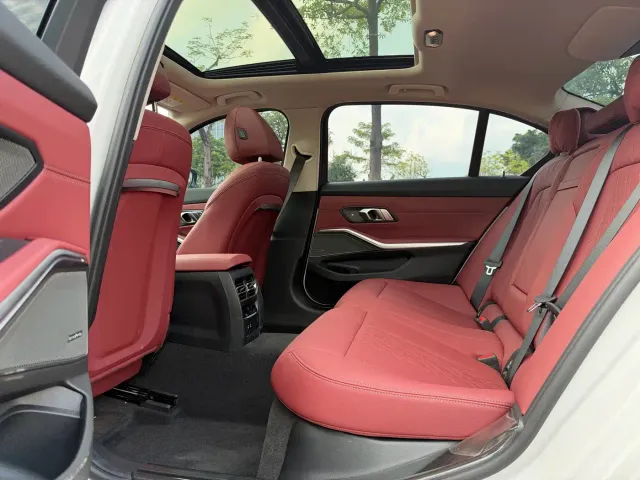 BMW 3 Series — Фото автомобиля 9