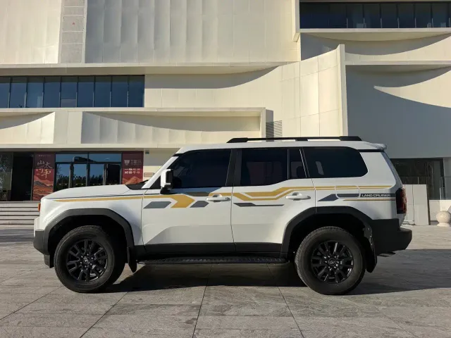 Toyota Prado — Фото автомобиля 8