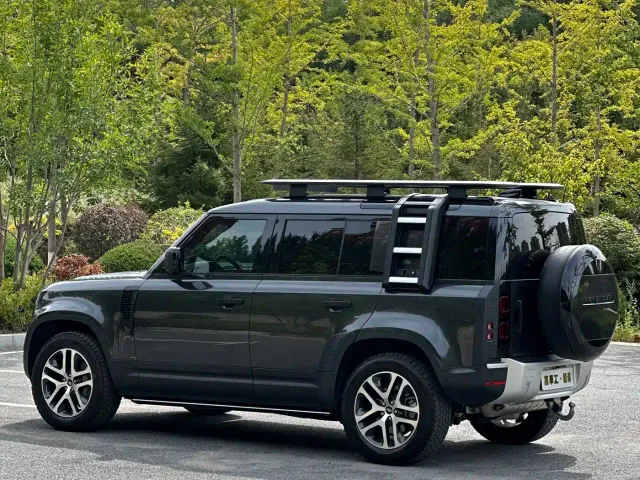 Land Rover Defender — Фото автомобиля 4