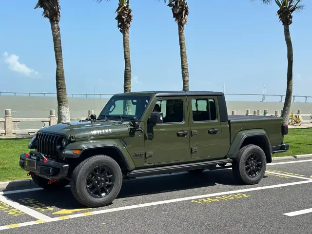 Jeep Gladiator — Фото автомобиля 4