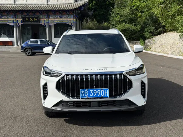 Jetour X70 Plus — Фото автомобиля 2