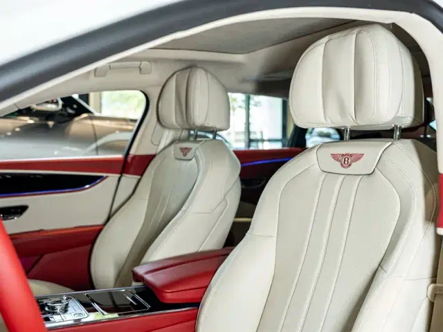 Bentley Flying Spur — Фото автомобиля 9